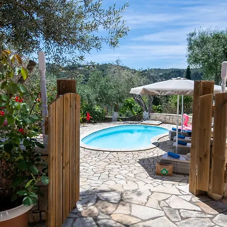 Nyaraló Frajeska With Private Pool By Konnect Georgoutsatika